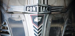 Pontiac Plexiglas DeLuxe Six