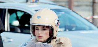 Keira Knightley i Ducati Supersport 750