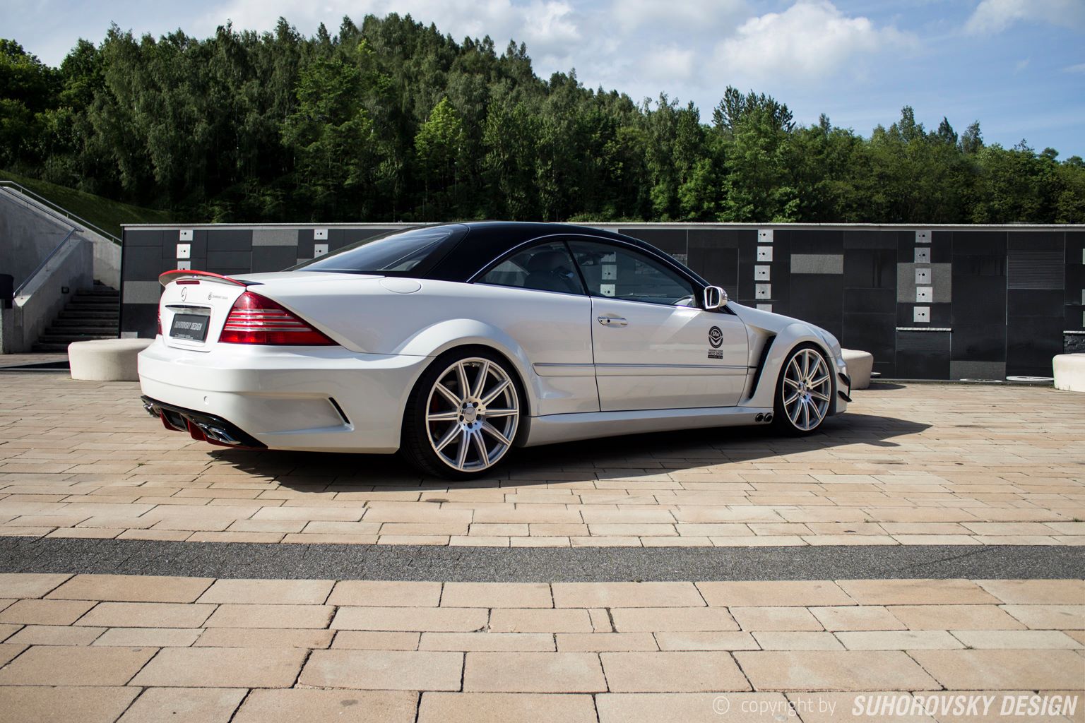 Mercedes Benz CL 215 stance